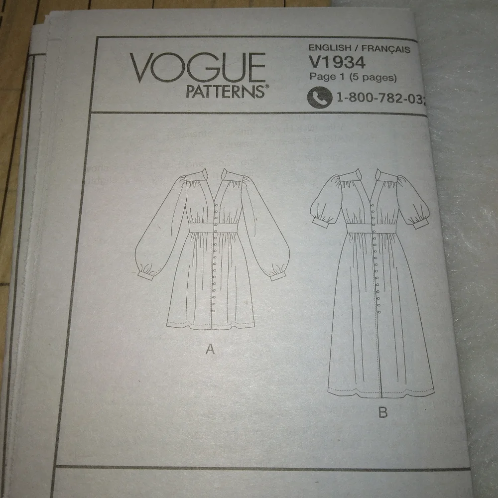VOGUE V1934 Sz 18-26 Misses Dress  Designed For Double Border Prints
